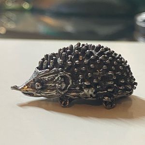 Silver Hedgehog vintage miniature pillbox